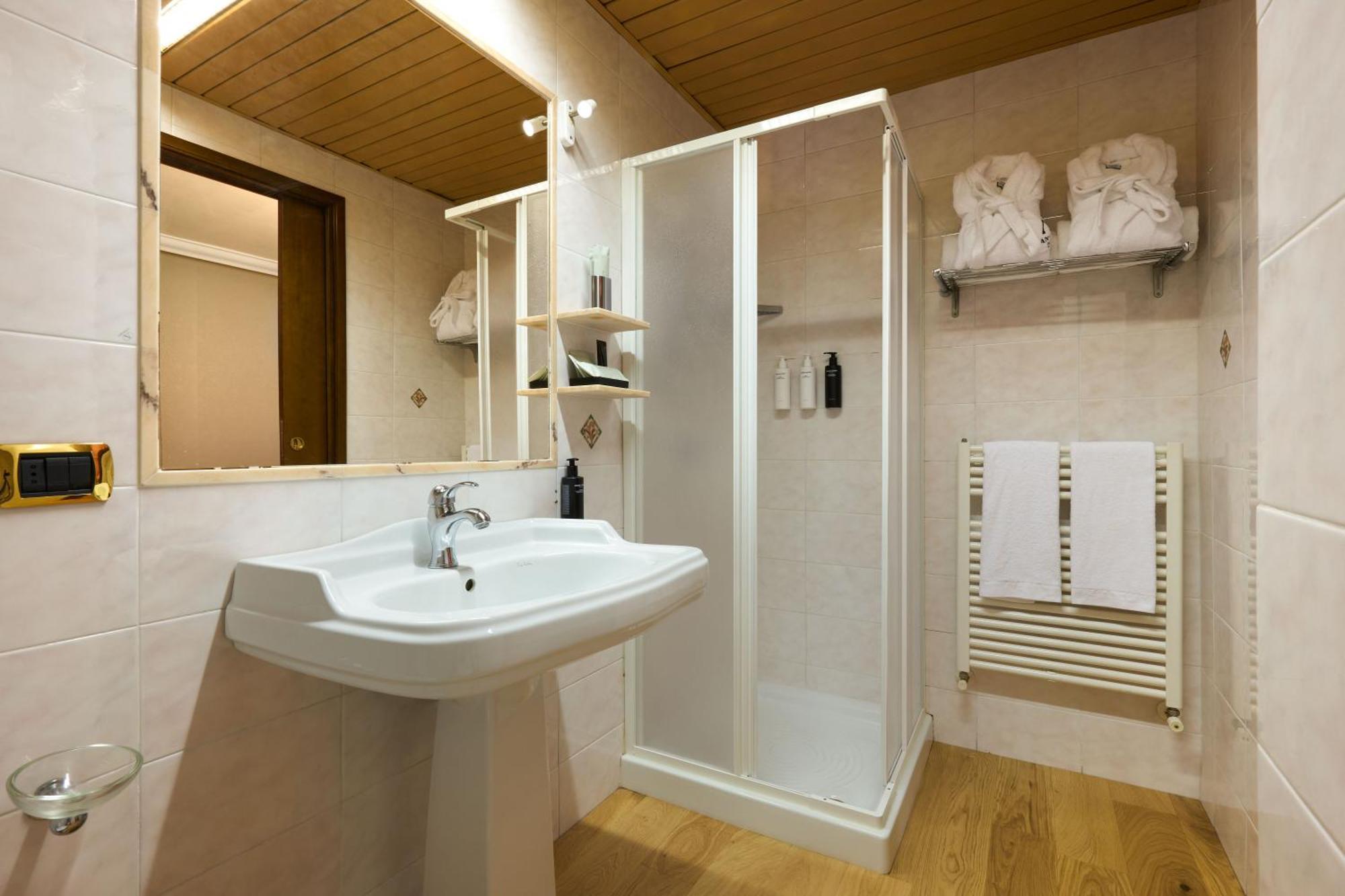 Antum Hotel Benevento Esterno foto